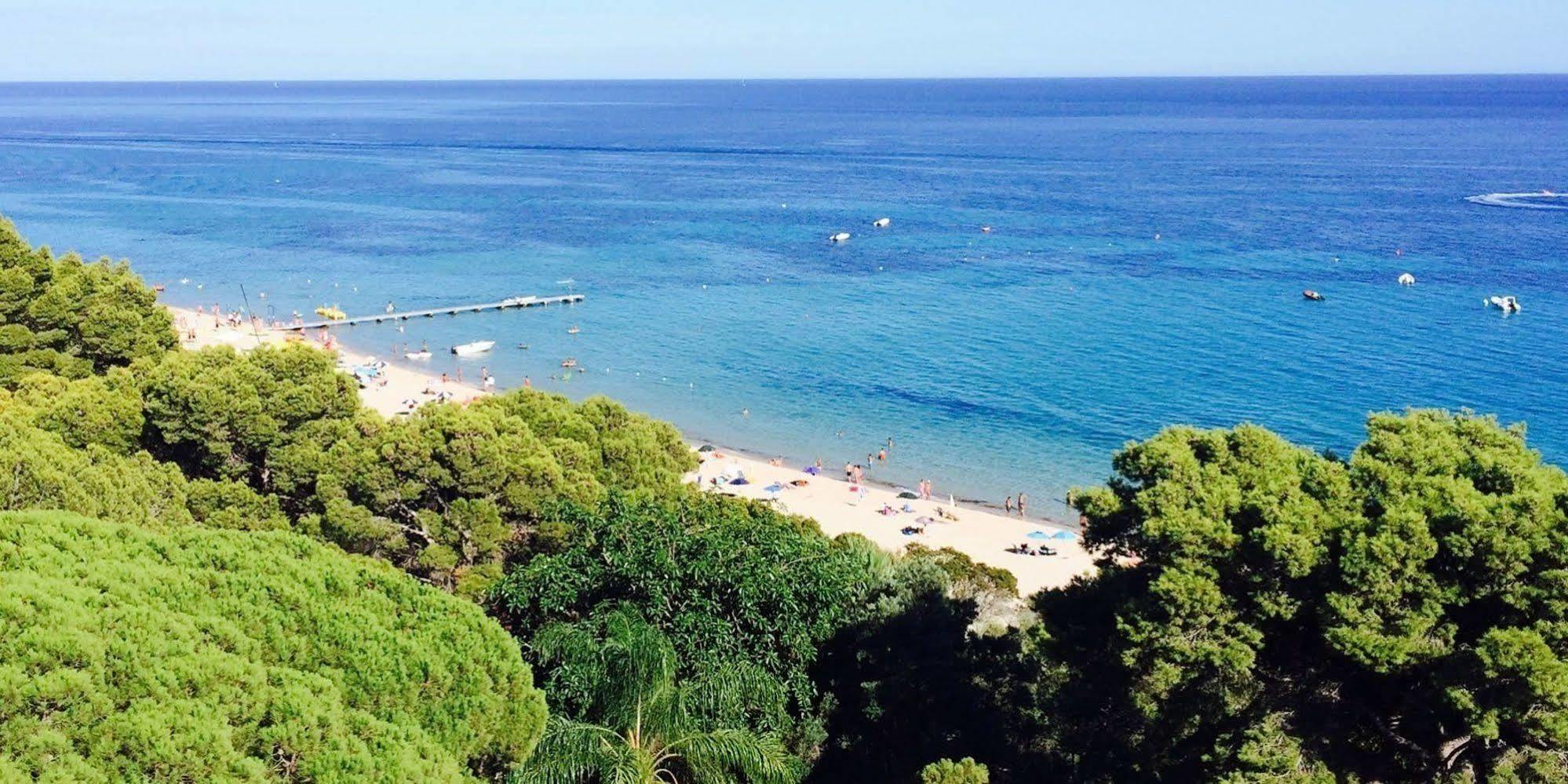 Abamar Hotel Santa Margherita di Pula Exterior photo